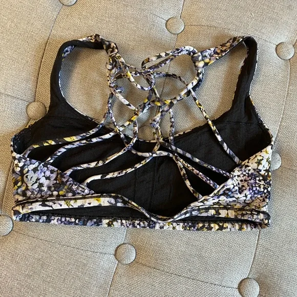 Lulu Lemom free to be wild sports bra - Picture 2 of 2